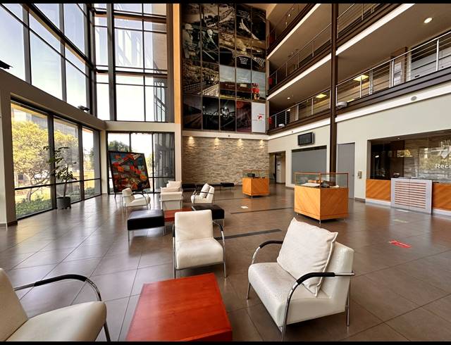 7,410M² OFFICE TO LET IN PARKTOWN